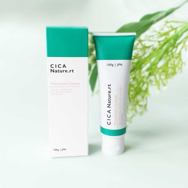 【CICAシカクリーム Nature.rt ナチュアート】
生産 日本製
内容量 100g
タイプ しっとり保湿◎
テクスチャー 中重
香り ほんのりハーブ
お肌の緊急ケアクリーム
☑︎ 話題のCICAのツボクサエキスを贅沢配合
赤み・ニキビ・肌荒れ・乾燥・紫外線ダメージに素早くアプローチ!
☑︎ 5つの自然由来成分配合
うるおいを与え、肌バランスを整える
ダメージを寄せ付けない健やかなお肌へ
☑︎ 6つのフリー
敏感肌さんも使用OK!
肌ストレスにつながる不要成分は無添加
〈オススメの使い方〉
夜のスキンケアルーティンの最後の仕上げに、
マスカット大を塗り、手で顔を包み込み浸透させてください。
夏のケアにも取り入れてみてください♪
::::::::::::::::::::::::::::::::::::::::::::::::::
#クレールボー #cica #シカクリーム #シカ #ナチュアート #ツボクサエキス #スキンケア #保湿 #美肌 #肌トラブル #ニキビ #乾燥肌 #フェイスクリーム #コスメレポ #コスメ購入品 #美容好きな人と繋がりたい #美容垢 #スキンケアマニア